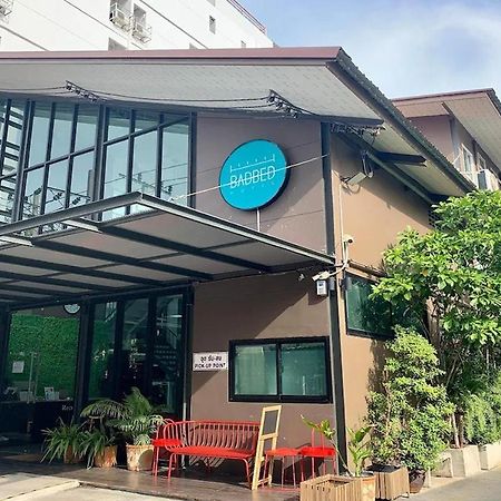 R 17 Living Hotel Bangkok Bagian luar foto