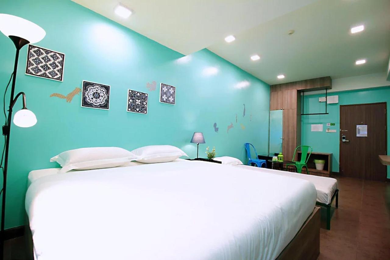 R 17 Living Hotel Bangkok Bagian luar foto