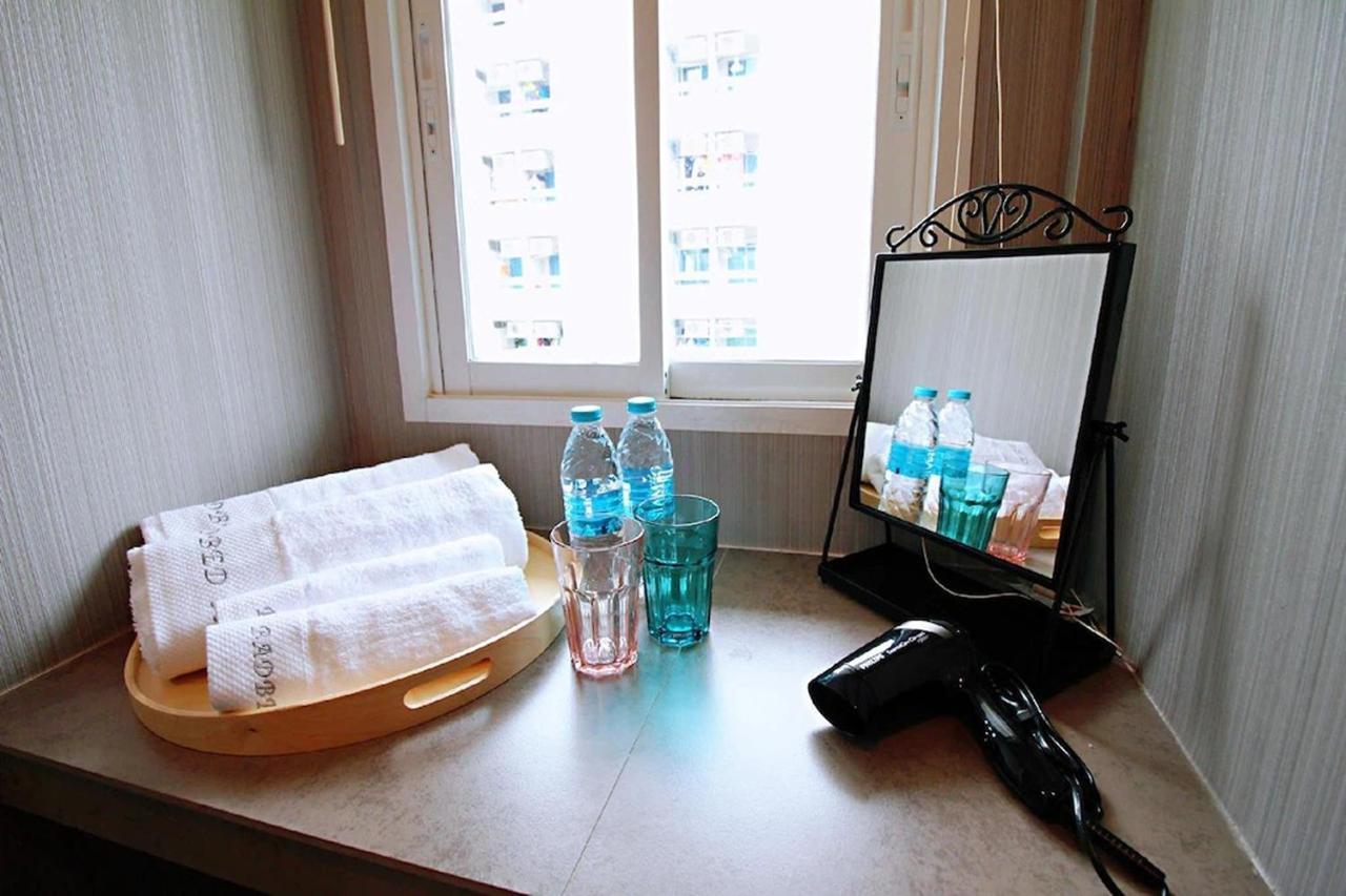 R 17 Living Hotel Bangkok Bagian luar foto